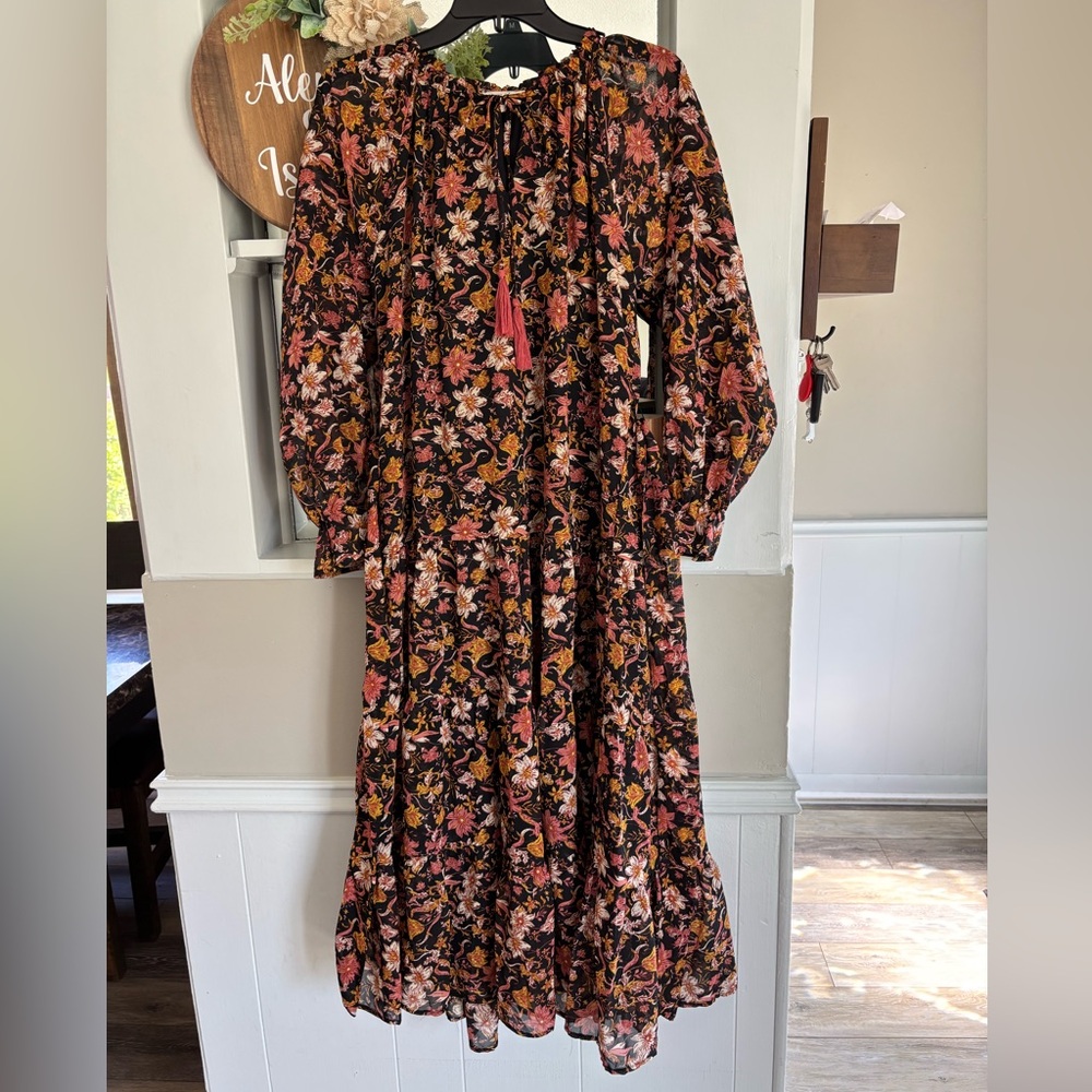 DONATED ITEM - Floral Long Sleeve Dress